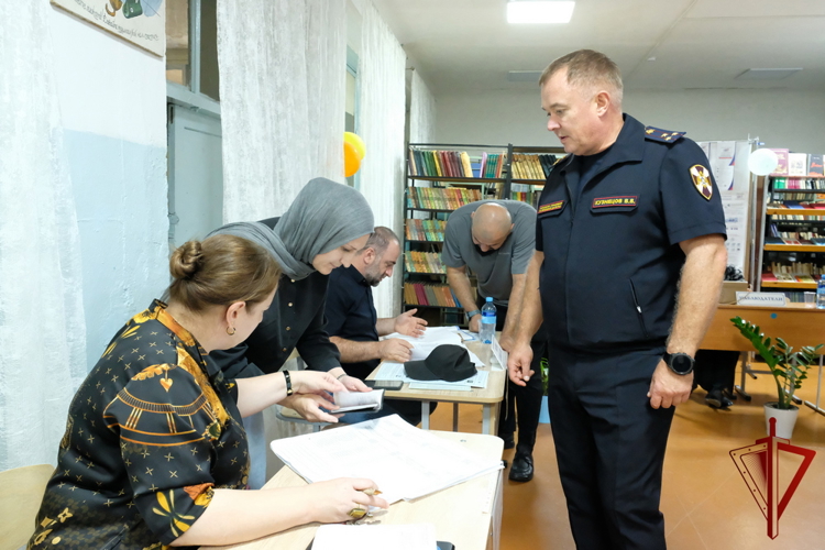 Руководитель дагестанского управления Росгвардии принял участие в Едином дне голосования