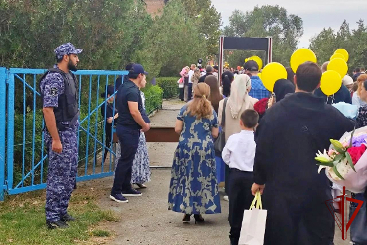 В Дагестане росгвардейцы обеспечили безопасность мероприятий ко Дню знаний