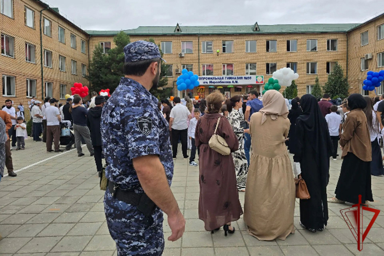 В Дагестане росгвардейцы обеспечили безопасность мероприятий ко Дню знаний