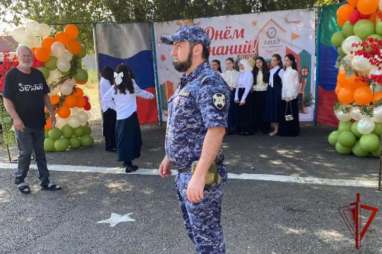 В Дагестане росгвардейцы обеспечили безопасность мероприятий ко Дню знаний