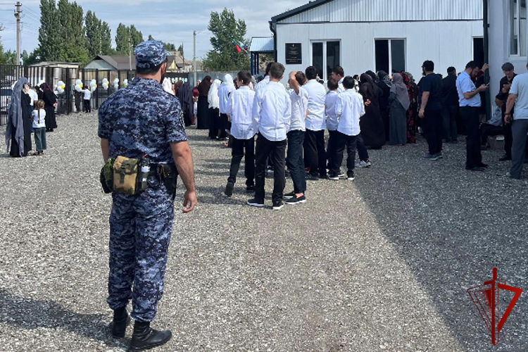 В Дагестане росгвардейцы обеспечили безопасность мероприятий ко Дню знаний