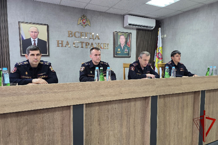В Дагестане сотрудники вневедомственной охраны Росгвардии отметили 74-ю годовщину со дня образования службы