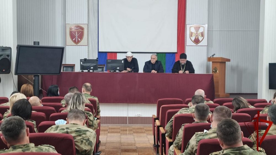 В Дагестане росгвардейцы встретились с представителями республиканского духовенства