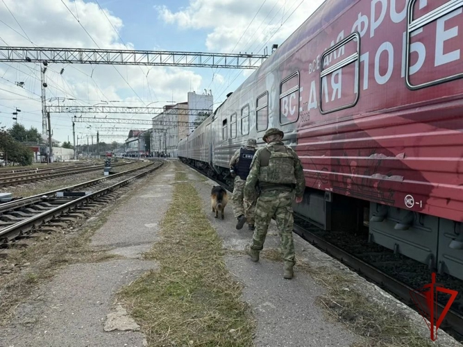 Росгвардейцы обеспечили безопасность пребывания «Поезда Победы» в Дагестане