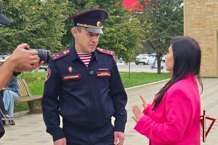 Руководитель вневедомственной охраны региона стал гостем телепередачи «Служа Родине» на дагестанском телевидении